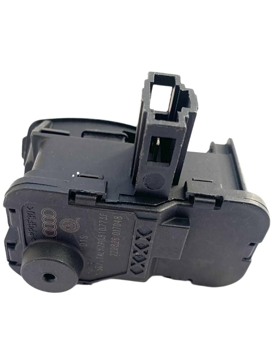 Активатор лючка бензобака 7P0810773F — изображение 2