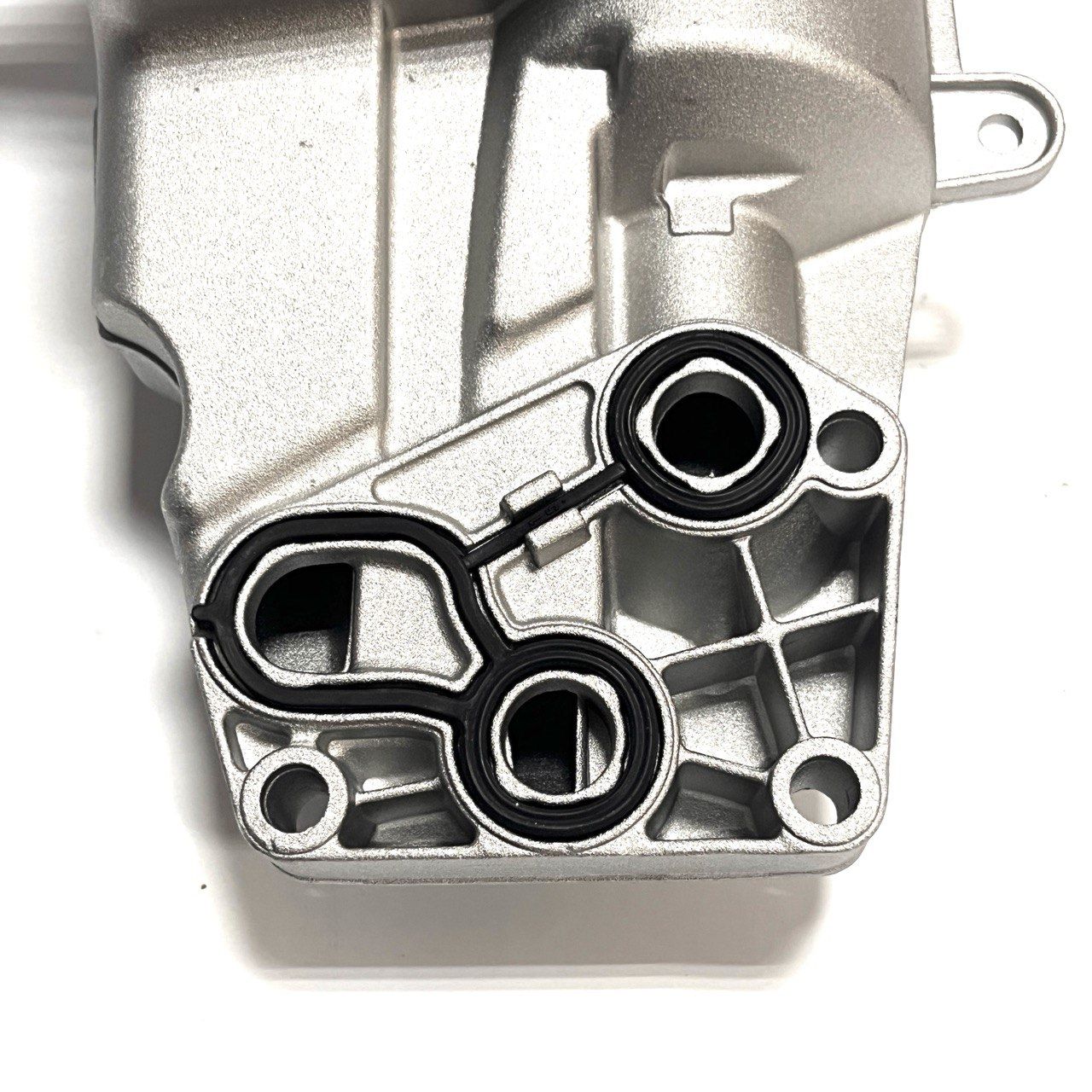 Корпус масляного фильтра Volvo Ford 31338685 — изображение 5