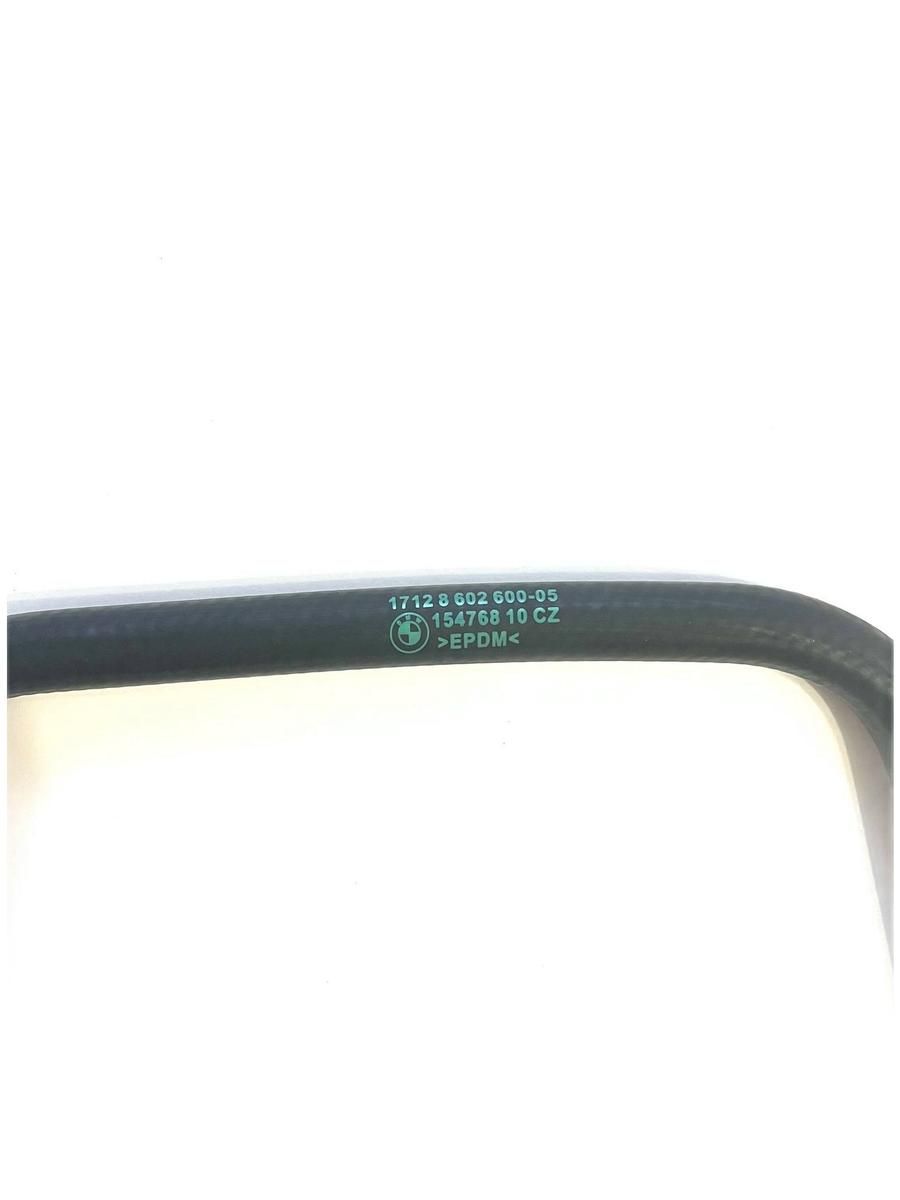 Патрубок системы охлаждения BMW 17128602600 — изображение 3