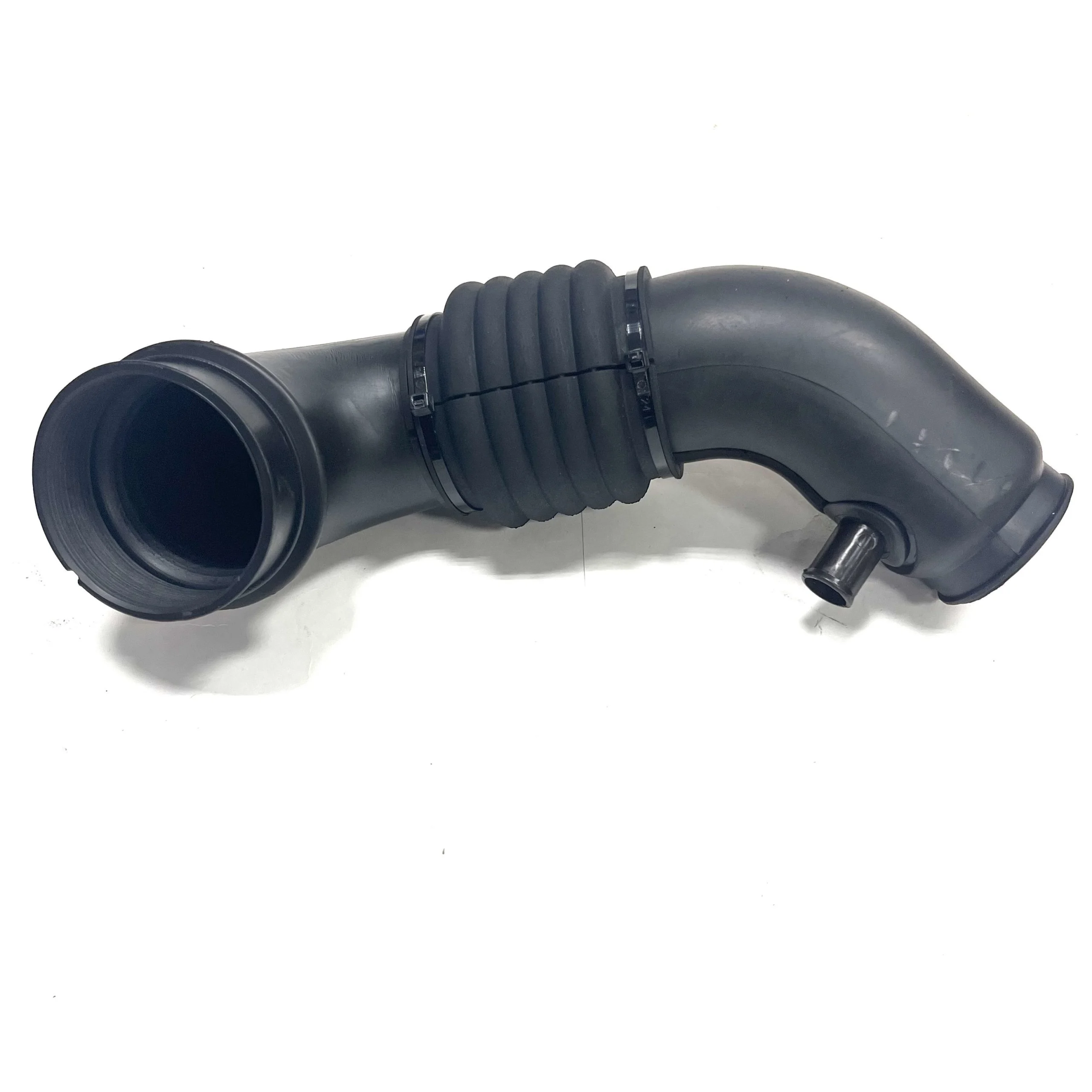 Патрубок воздушного фильтра SsangYong 2372109063 — изображение 2